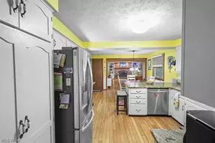 2438 Lyndon Dr, Green, OH 44685 - Photo 10