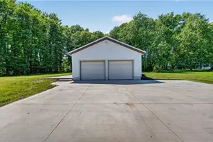 10142 Hillcrest Rd, Kirtland, OH 44094 - Photo 46