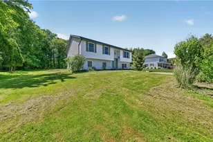 10142 Hillcrest Rd, Kirtland, OH 44094 - Photo 2