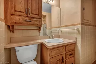 2218 Larchmont Dr, Wickliffe, OH 44092 - Photo 24