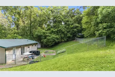 544 Homestead Drive, Williamstown, WV 26187 - Photo 8