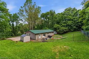 544 Homestead Dr, Williamstown, WV 26187 - Photo 28