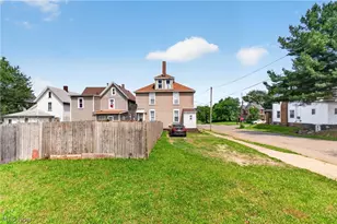 649 Prospect Ave SW, Canton, OH 44706 - Photo 4