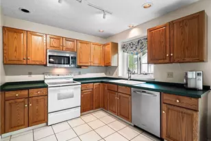 32225 Augusta Dr, Avon Lake, OH 44012 - Photo 4