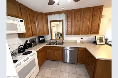 4260 Wedgewood Drive, Austintown, OH 44511 - Photo 8