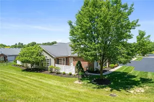 140 Woodbury Glen St, Hartville, OH 44632 - Photo 24