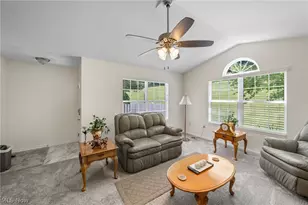 140 Woodbury Glen St, Hartville, OH 44632 - Photo 6