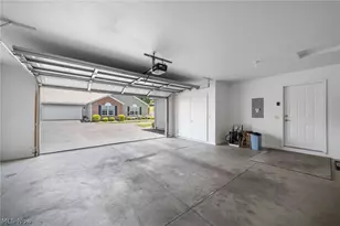 140 Woodbury Glen St, Hartville, OH 44632 - Photo 22