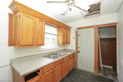 3443 Sheridan Road, Youngstown, OH 44502 - Photo 8