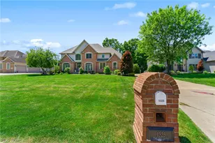 1325 Fox Den Trail, Canfield, OH 44406 - Photo 2