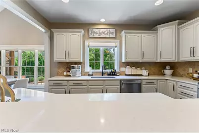 1325 Fox Den Trail, Canfield, OH 44406 - Photo 10