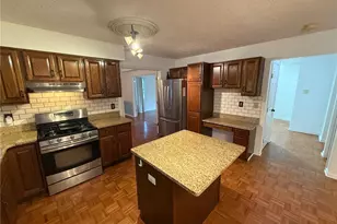 1273 Sharonbrook Dr, Twinsburg, OH 44087 - Photo 2