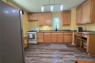 1404 Bryden Dr, Akron, OH 44313 - Photo 6