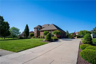 3947 Via Siena, Poland, OH 44514 - Photo 2