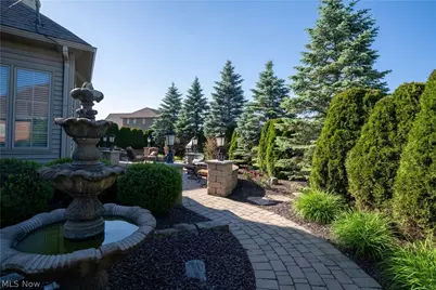 3947 Via Siena, Poland, OH 44514 - Photo 6