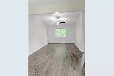 802 S Jenkins Boulevard, Akron, OH 44306 - Photo 6