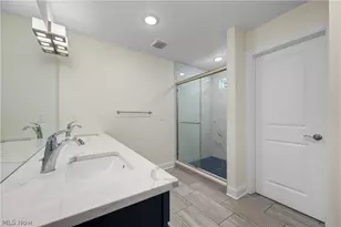 3675 Washington Park Blvd, Newburgh Heights, OH 44105 - Photo 20