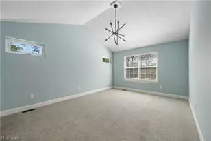 3675 Washington Park Blvd, Newburgh Heights, OH 44105 - Photo 18