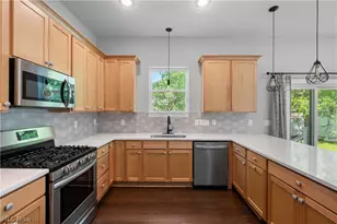3675 Washington Park Blvd, Newburgh Heights, OH 44105 - Photo 12