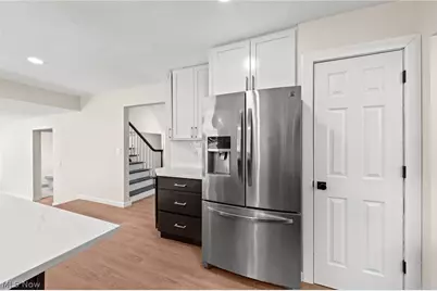 6704 Cheryl Ann Drive, Green Hills, OH 44131 - Photo 14