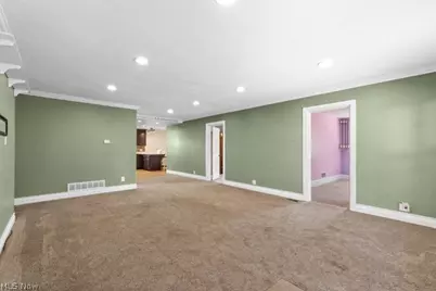 107 Broad Street, St Clairsville, OH 43950 - Photo 4