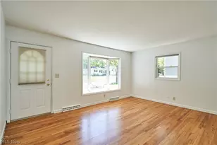 1056 Endicott Dr, Akron, OH 44313 - Photo 12