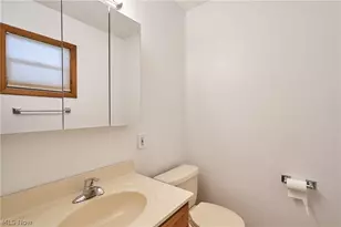 1056 Endicott Dr, Akron, OH 44313 - Photo 16