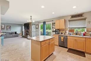 1223 Tinkers Green Dr, Streetsboro, OH 44241 - Photo 6
