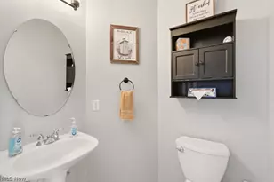 1223 Tinkers Green Dr, Streetsboro, OH 44241 - Photo 12