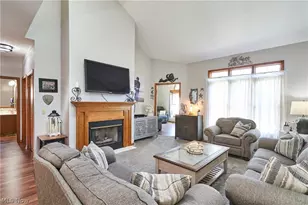 2574 Cardington Green, Uniontown, OH 44685 - Photo 4