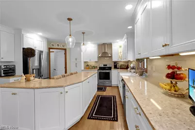 8015 Hansom Place, Mentor, OH 44060 - Photo 4