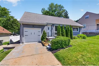 153 Far View Drive SW, North Canton, OH 44720 - Photo 2