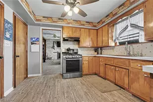 577 Geneva Ave, Struthers, OH 44471 - Photo 6