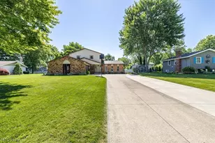 709 Oakhurst Dr, Amherst, OH 44001 - Photo 34