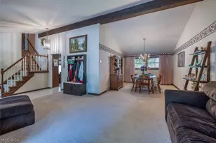 709 Oakhurst Dr, Amherst, OH 44001 - Photo 6