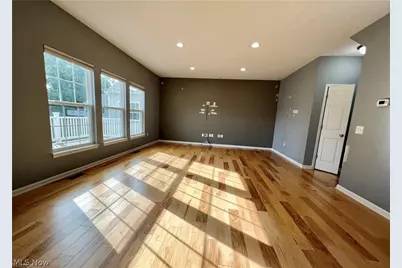 10454 Dogwood Drive, Aurora, OH 44202 - Photo 4