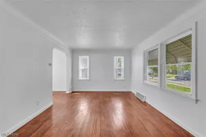 15803 Delrey Avenue, Loveland, OH 44128 - Photo 4