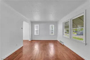 15803 Delrey Ave, Loveland, OH 44128 - Photo 4