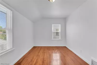15803 Delrey Avenue, Loveland, OH 44128 - Photo 18