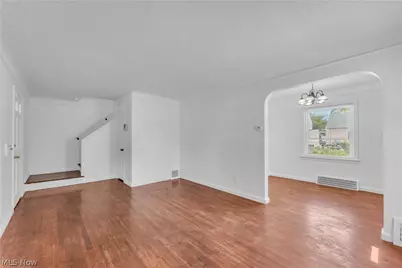 15803 Delrey Avenue, Loveland, OH 44128 - Photo 6