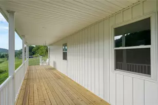 3899 Mayfair Ln, Cambridge, OH 43725 - Photo 4