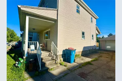 2044 E 29th Street, Lorain, OH 44055 - Photo 2
