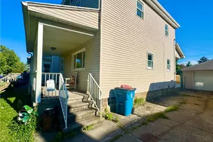 2044 E 29th St, Lorain, OH 44055 - Photo 2
