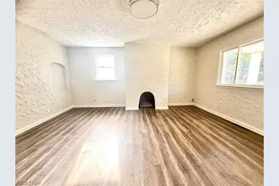 2044 E 29th Street, Lorain, OH 44055 - Photo 18