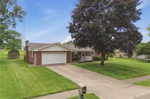 1708 Edmar St, Louisville, OH 44641 - Photo 2