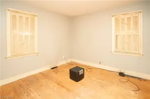 522 Massillon Rd, Akron, OH 44306 - Photo 12