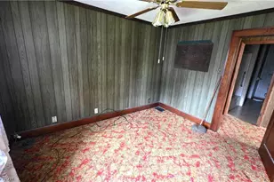 446 N 8th St, Cambridge, OH 43725 - Photo 22