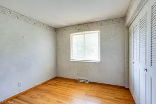 209 Shiawassee Ave, Akron, OH 44333 - Photo 10