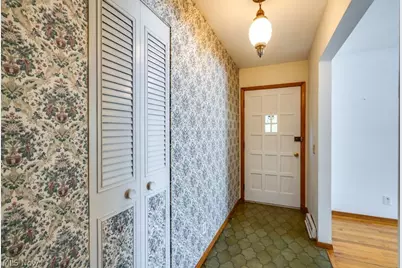209 Shiawassee Avenue, Akron, OH 44333 - Photo 8