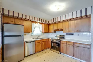 209 Shiawassee Ave, Akron, OH 44333 - Photo 18